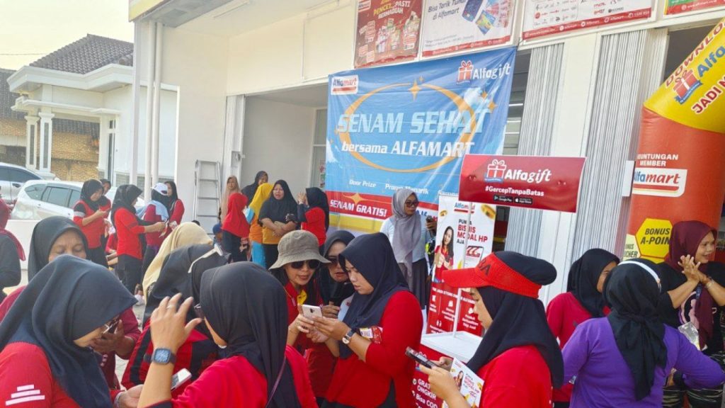 Senam bersama Alfamart dan bisnis bersama Alfamind di Kabupaten Pesawaran